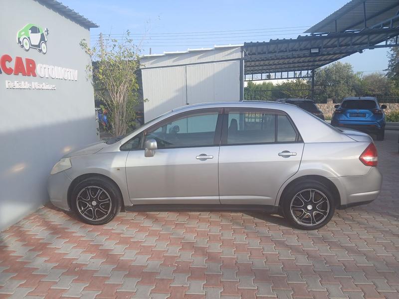 Nissan Tiida — 1/10