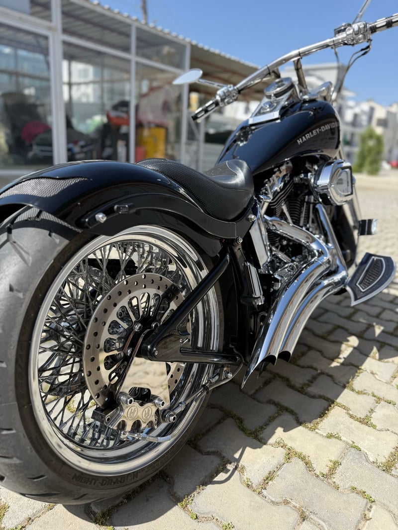 Harley Davidson Softail Deuce — 1