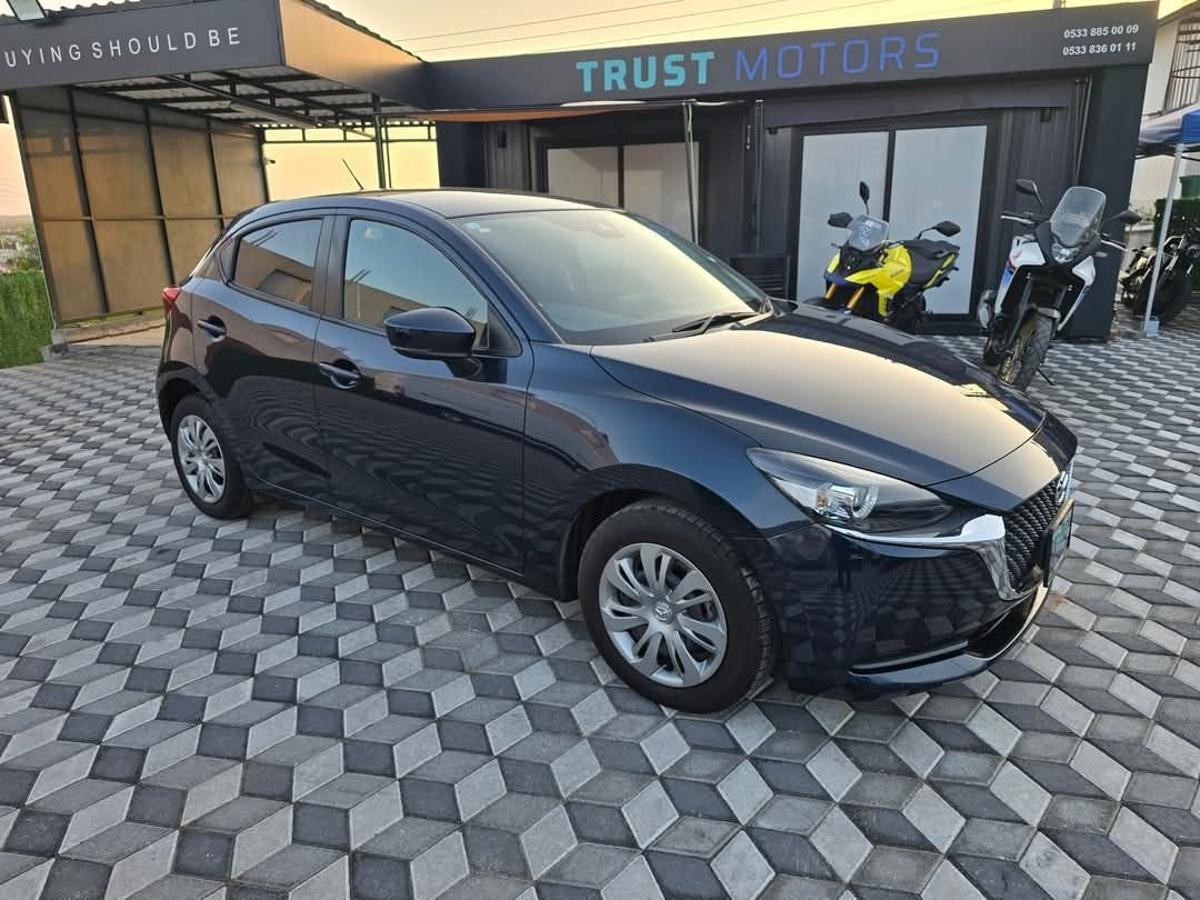 2021 Mazda 2 9