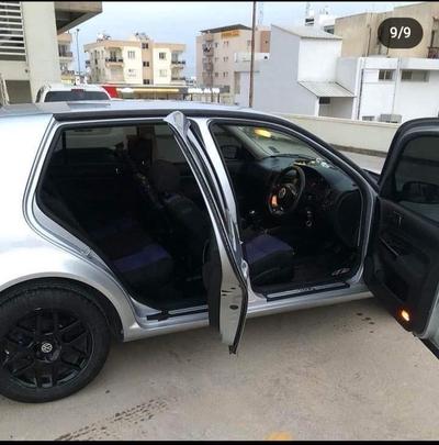 Volkswagen Golf — 4