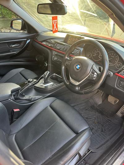 BMW 320i — 6