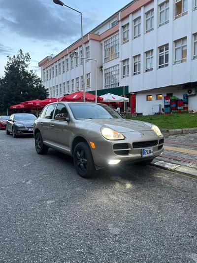 Porsche Cayenne — 2