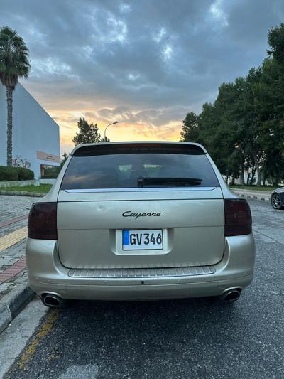 Porsche Cayenne — 4