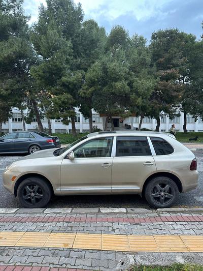 Porsche Cayenne — 5