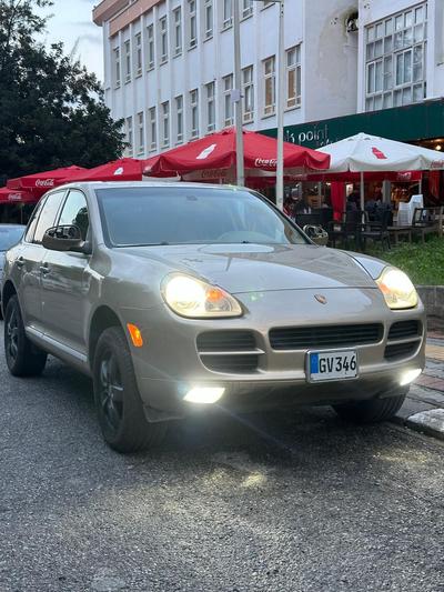 Porsche Cayenne — 6
