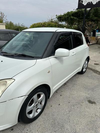 Suzuki Swift — 3