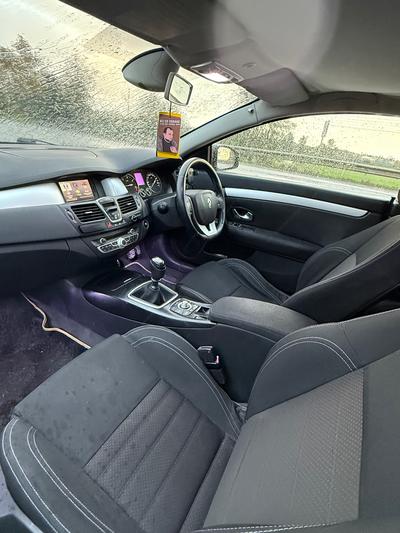 Renault Laguna — 4