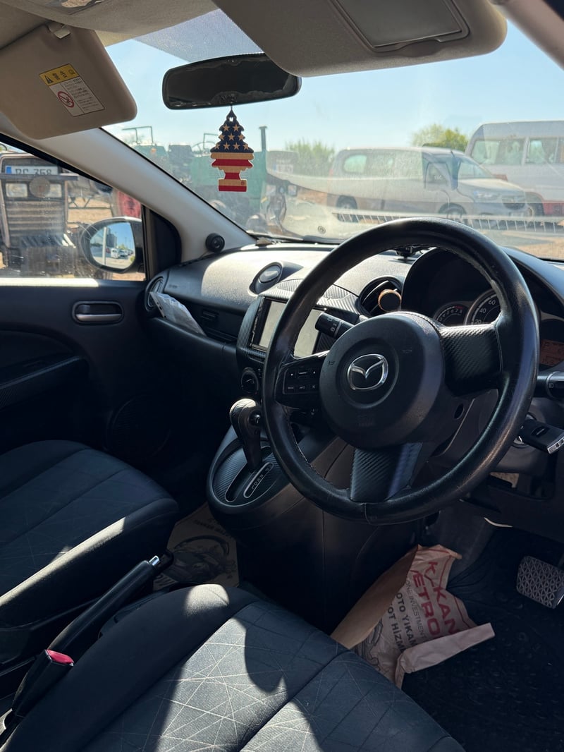 Mazda Demio — 5