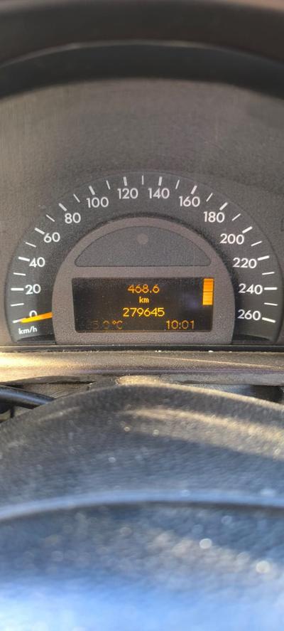 Mercedes-Benz C 200 — 10