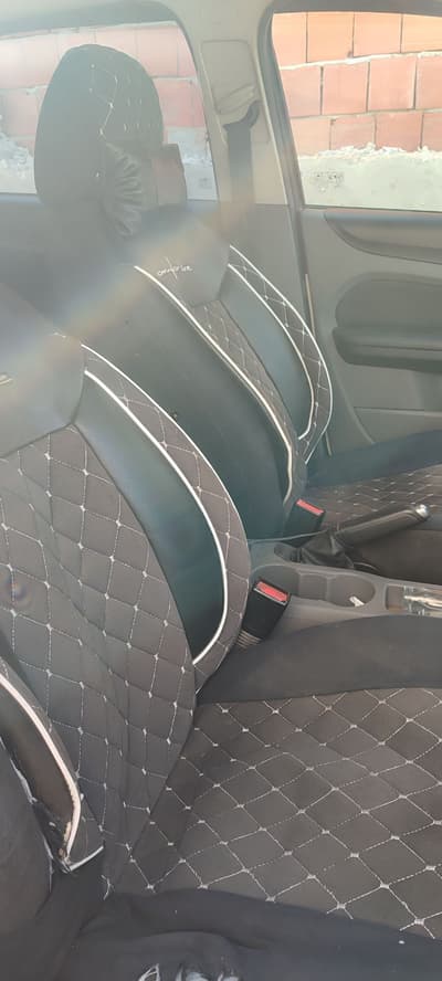 Ford  Focus — 3