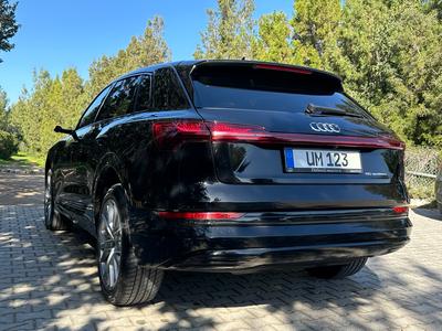Audi E-Tron — 5