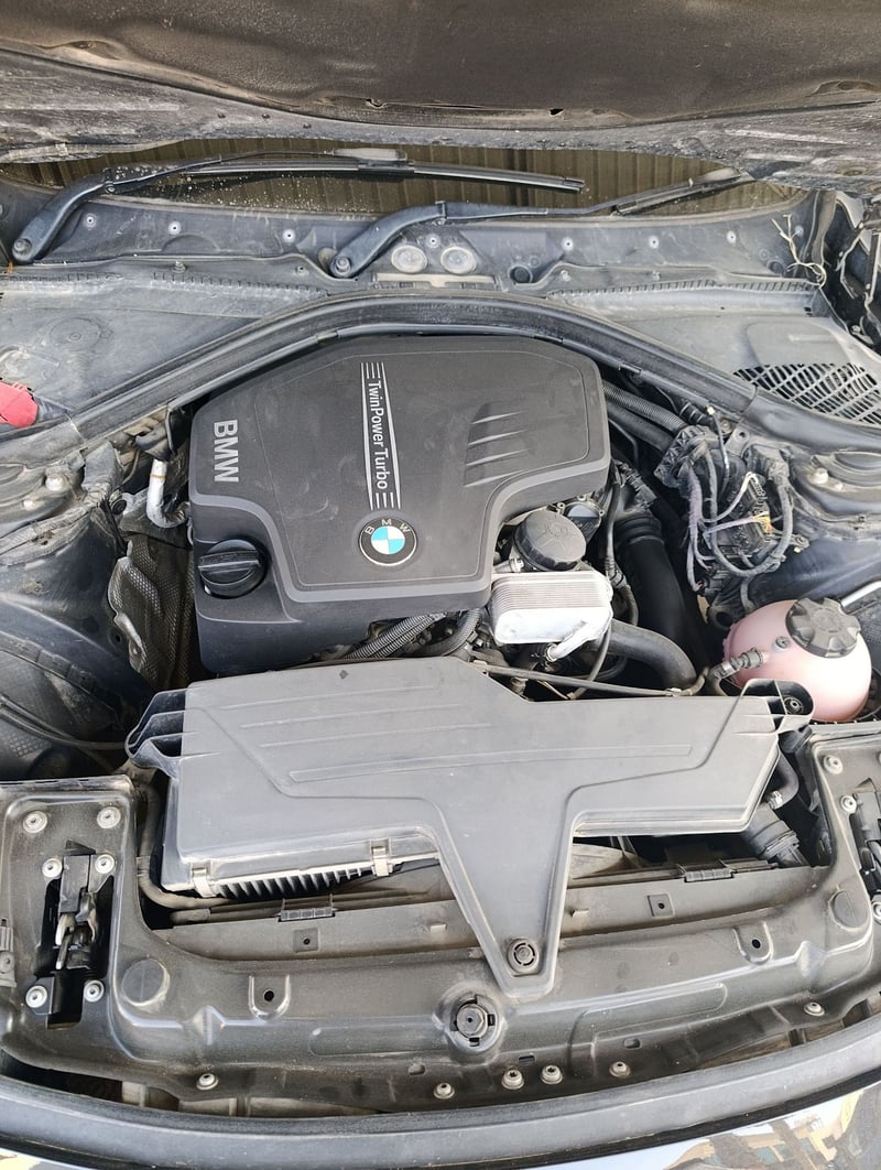 BMW 320i — 8