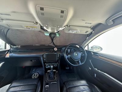 Volkswagen Passat — 2