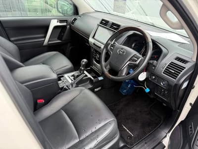 Toyota Land Cruiser — 4