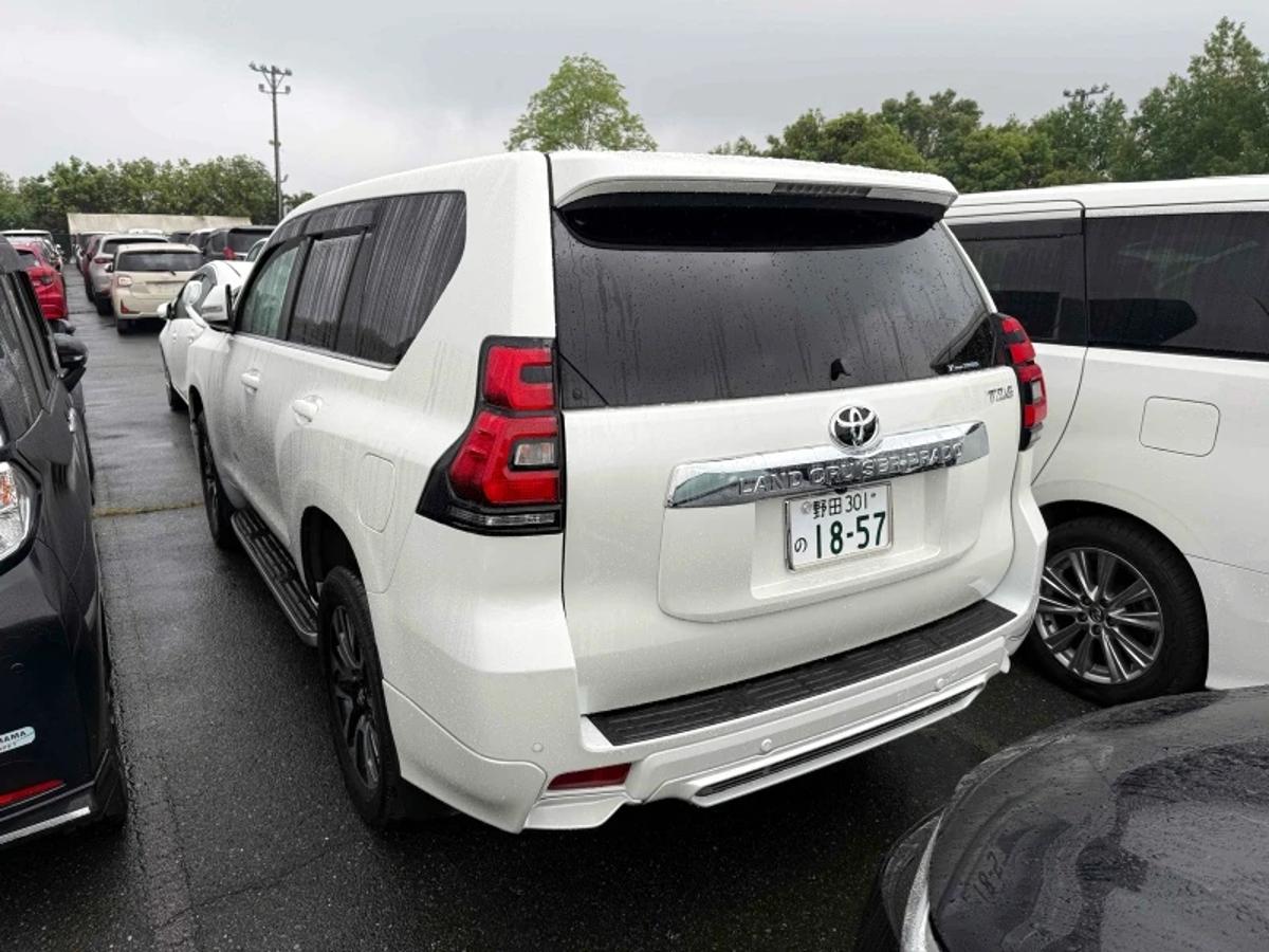 2023 Toyota Land Cruiser 6