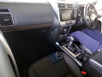 Toyota Land Cruiser — 8