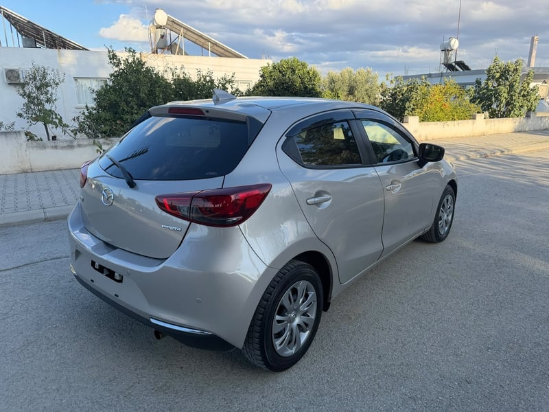 Mazda 2 — 3