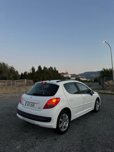Peugeot 207 — 4