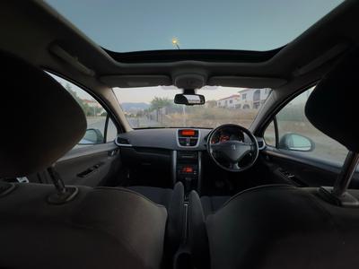Peugeot 207 — 7