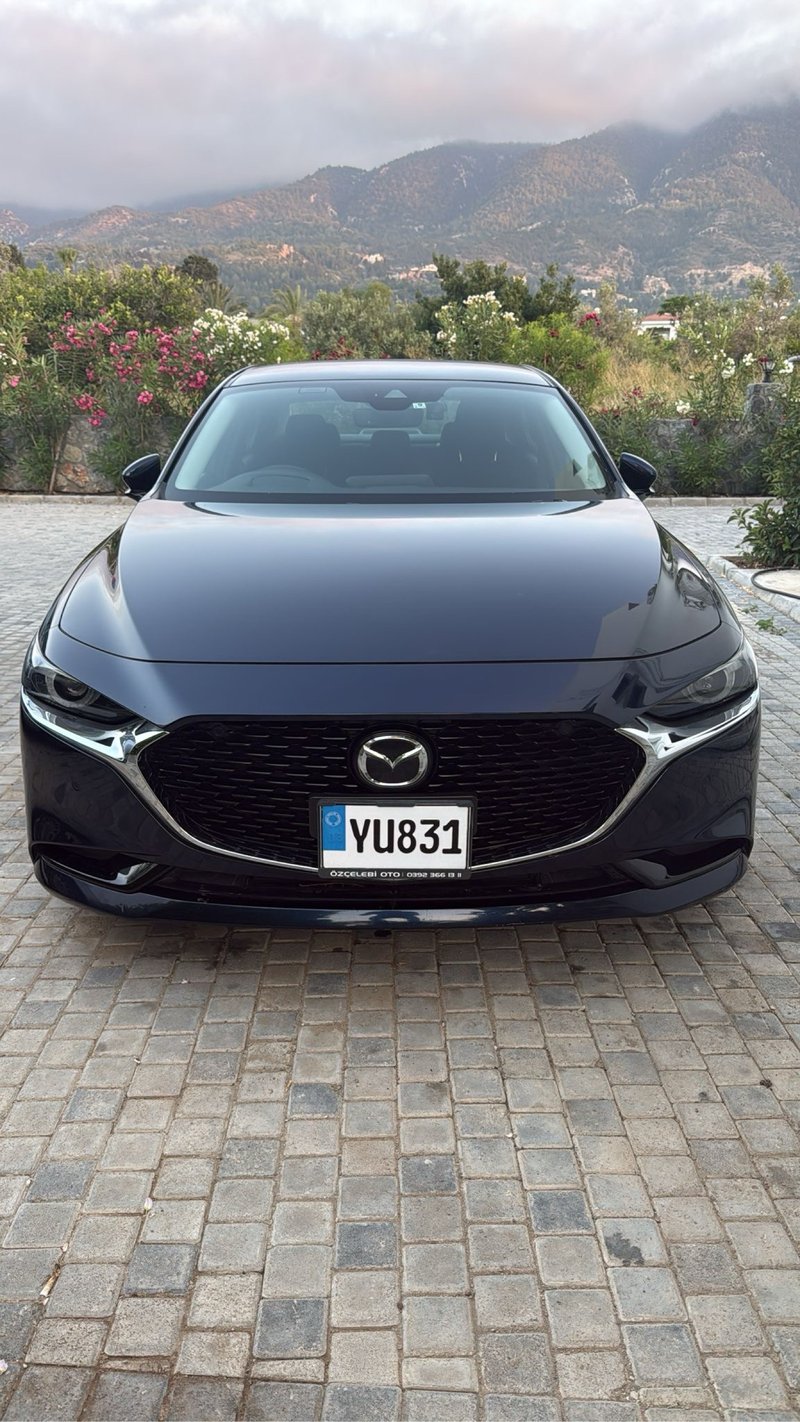 Mazda 3 — 1
