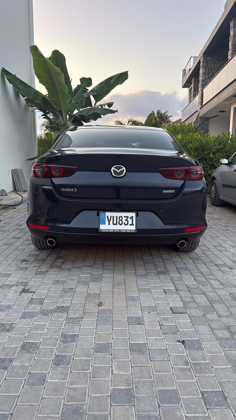 Mazda 3 — 2