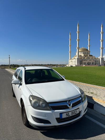 Vauxhall Astra — 2