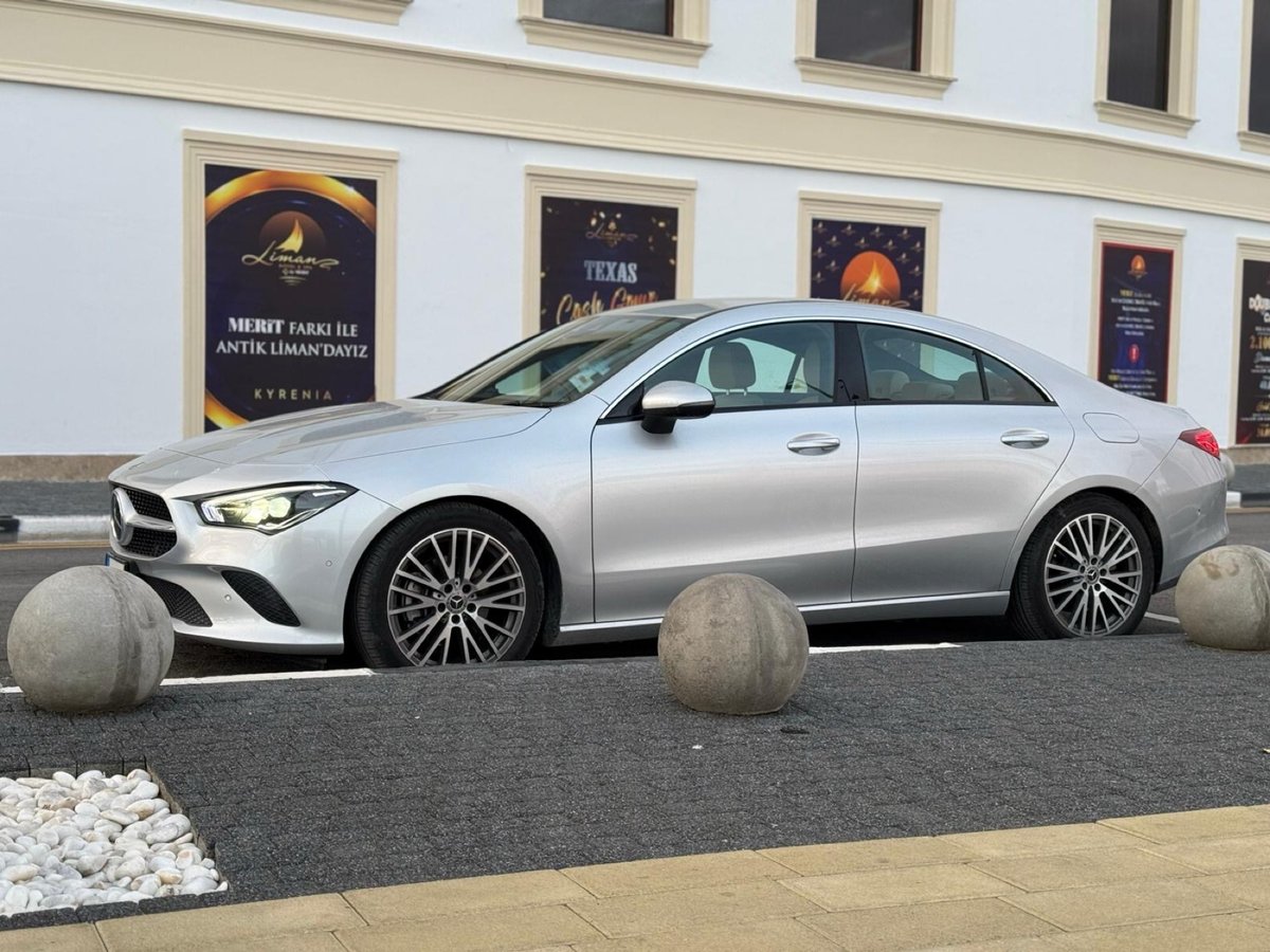 2022 Mercedes-Benz CLA 200d 3