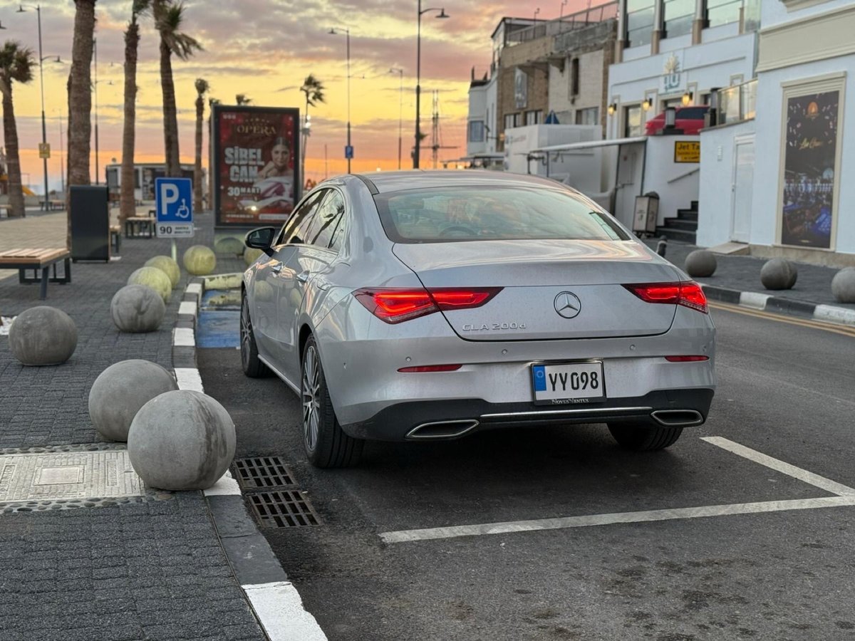 2022 Mercedes-Benz CLA 200d 8