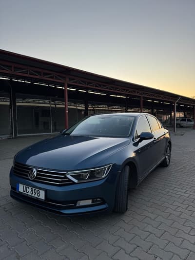 Volkswagen Passat — 1