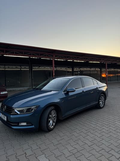 Volkswagen Passat — 2
