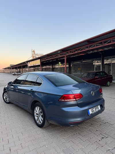 Volkswagen Passat — 4