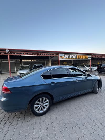 Volkswagen Passat — 5