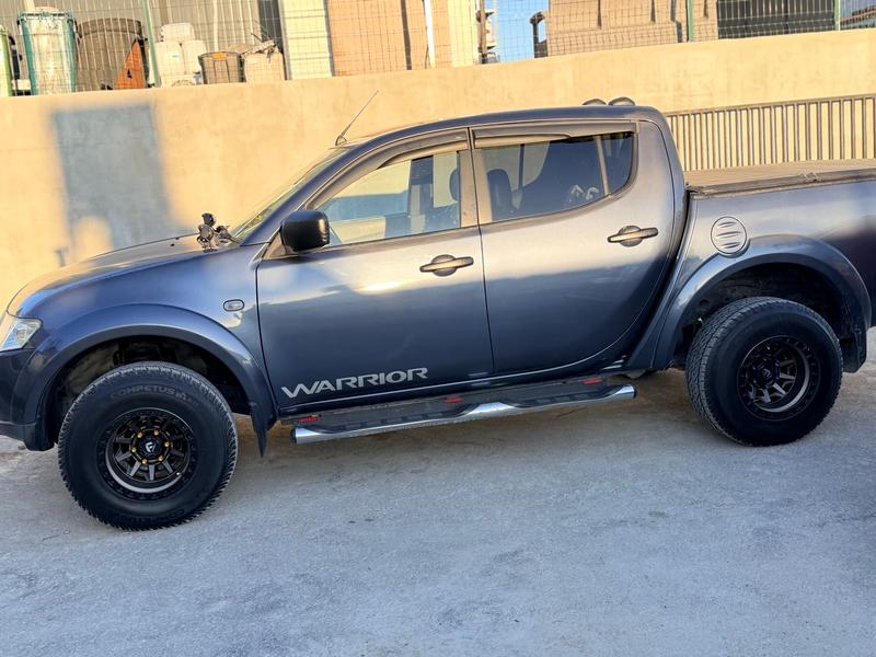 Mitsubishi L200 — 1/10