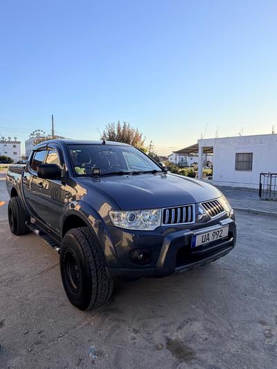 Mitsubishi L200 — 2