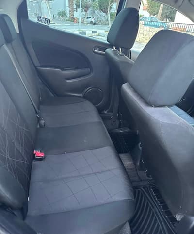 Mazda Demio — 8