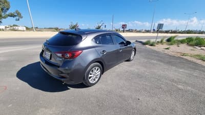 Mazda Axela — 4