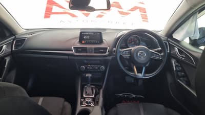 Mazda Axela — 6
