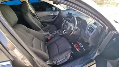 Mazda Axela — 7