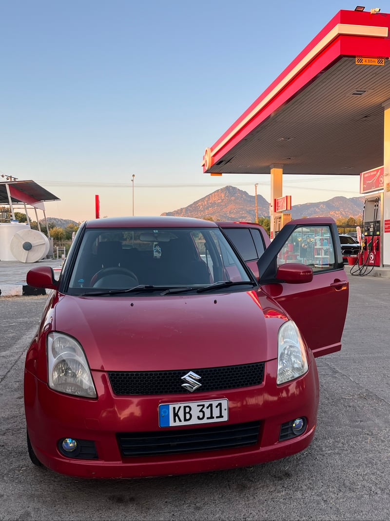 Suzuki Swift — 3