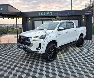 Toyota Hilux — 2