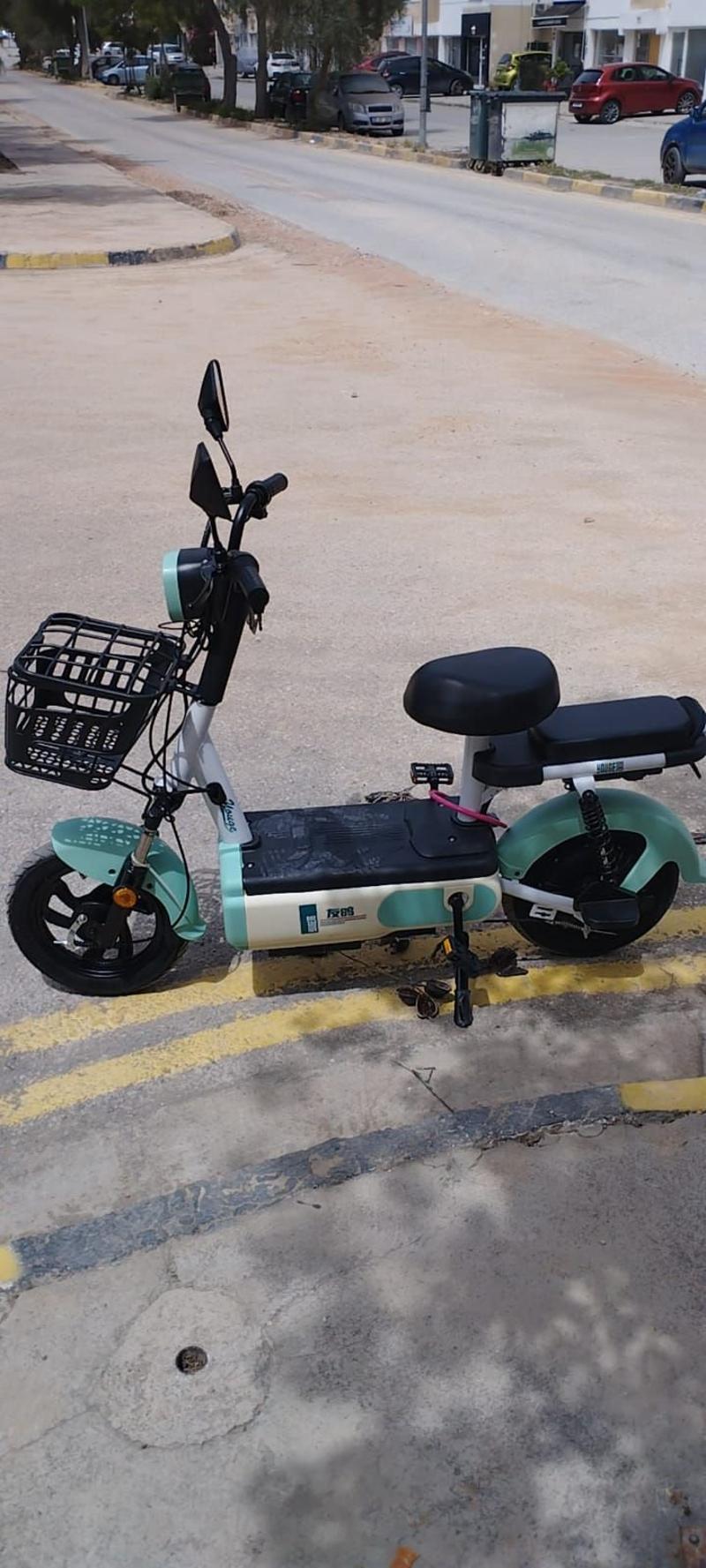 Scooter Karoval — 1/3