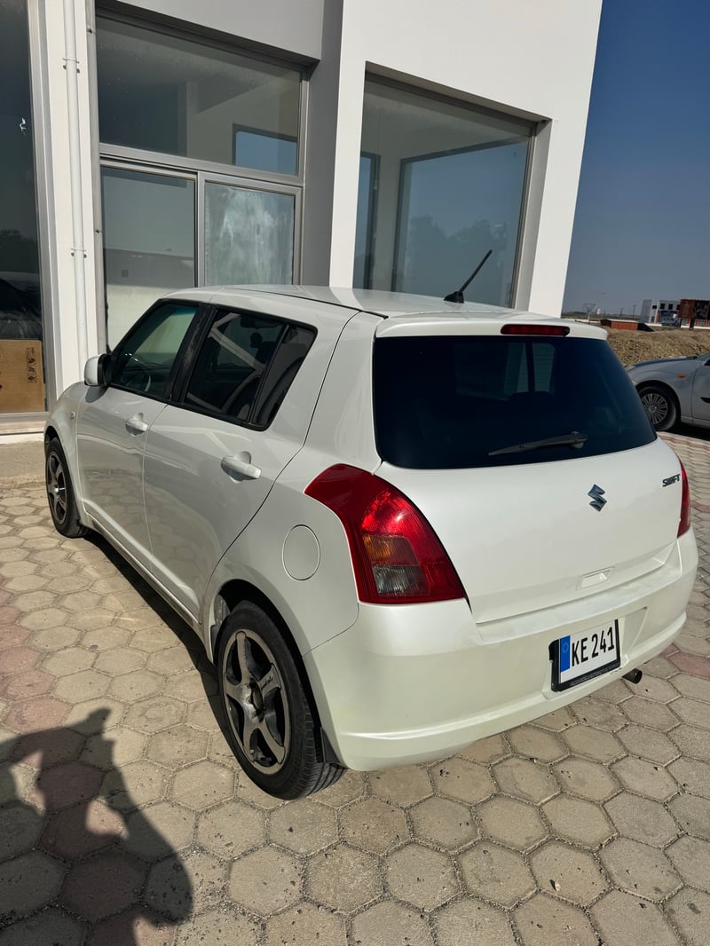 Suzuki Swift — 4