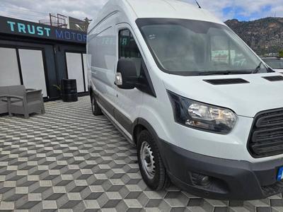 Ford Transit — 9