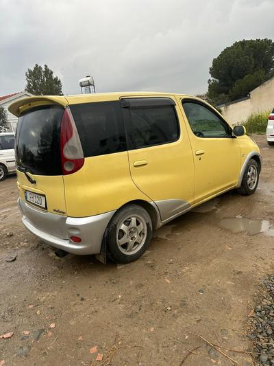 Toyota Funcargo — 4