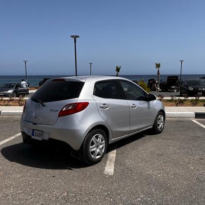 Mazda Demio — 4