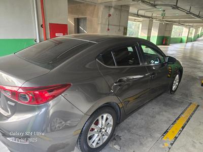 Mazda Axela — 5