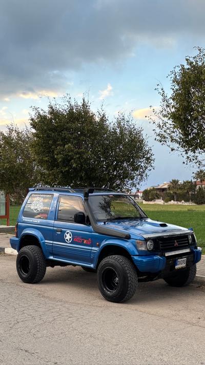 Mitsubishi Pajero — 2