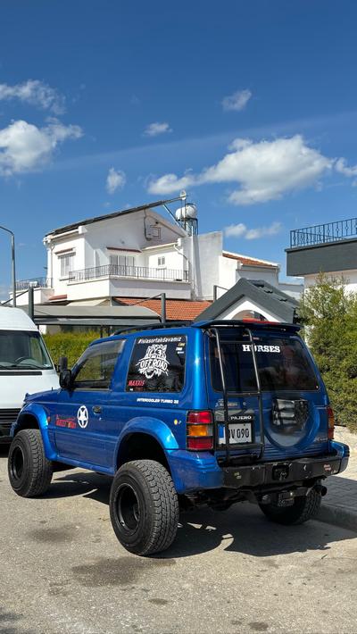 Mitsubishi Pajero — 3
