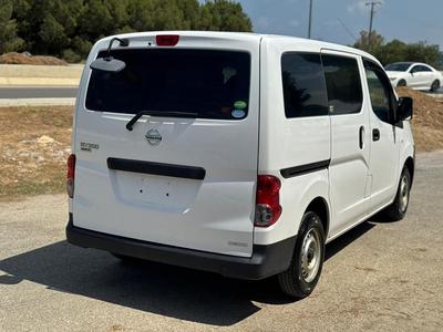 Nissan NV200 — 4