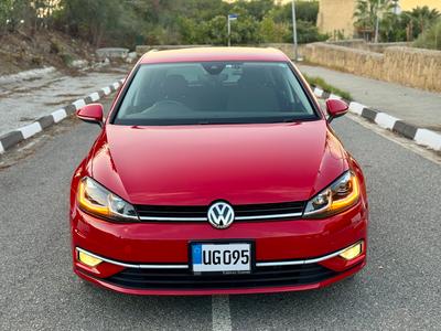 Volkswagen Golf — 3
